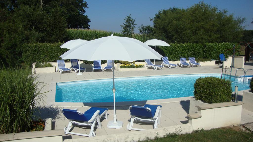 Le Venay Bed & Breakfast Frontenaud Exterior photo