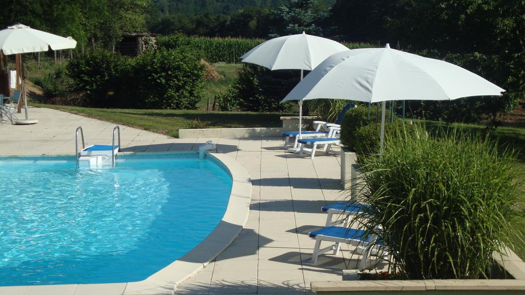 Le Venay Bed & Breakfast Frontenaud Exterior photo