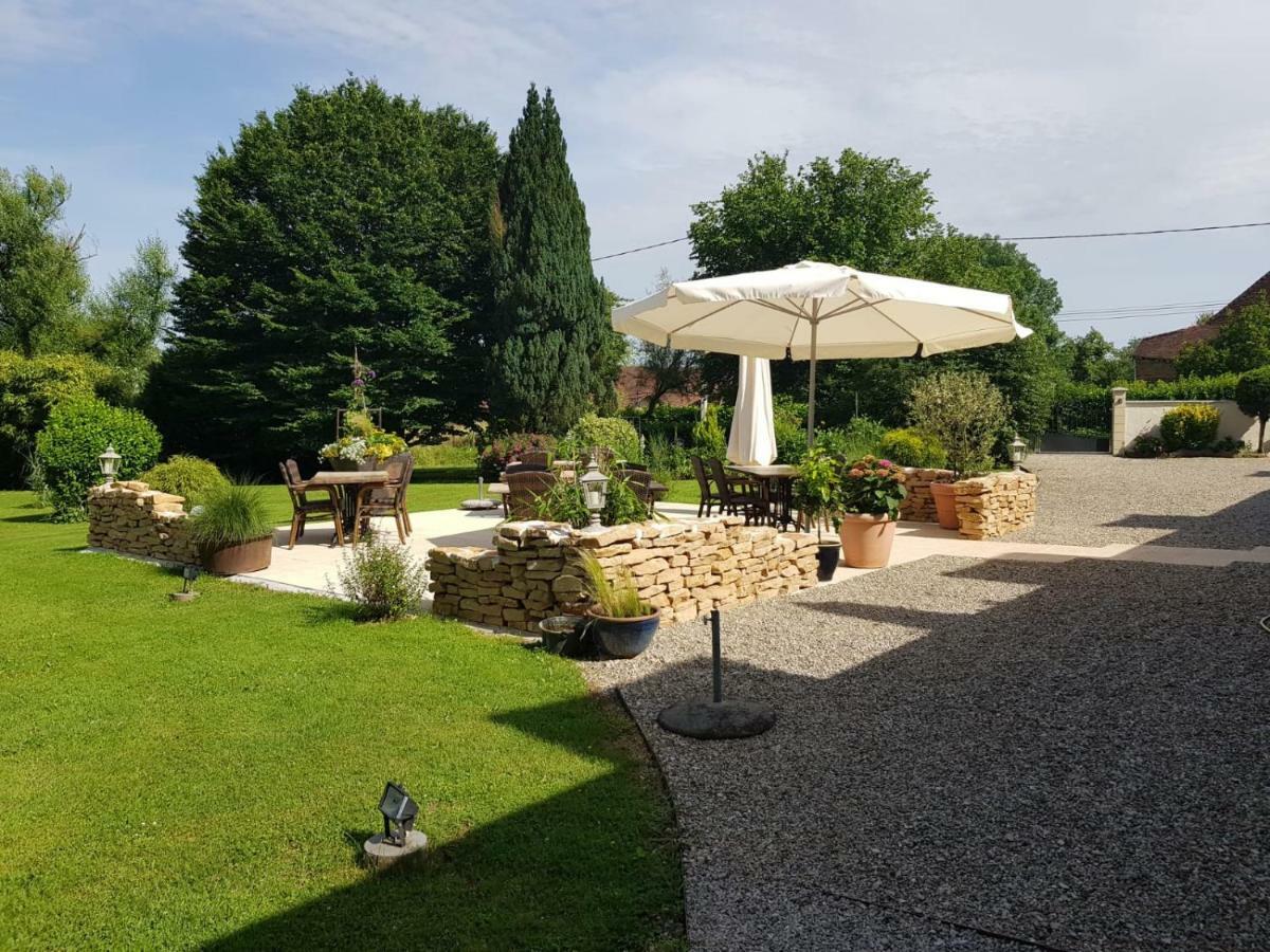 Le Venay Bed & Breakfast Frontenaud Exterior photo